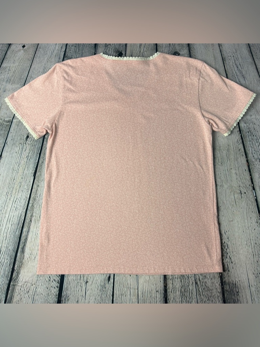 Vtg Liz CLaiborne Dainty Floral Print Pink V-Neck Lace Trim T-Shirt Size Medium - Picture 6 of 7